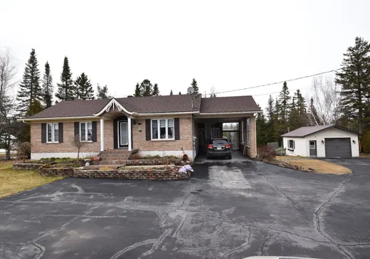 Maison à étages à vendre - 400 Ch. du Golf, Trois-Pistoles, G0L3S0
