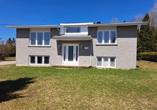 House for sale - 2764 Rue des Épinettes, Mont-Laurier, J9L 0X4
