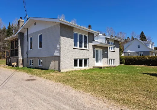 House for sale - 2764 Rue des Épinettes, Mont-Laurier, J9L 0X4