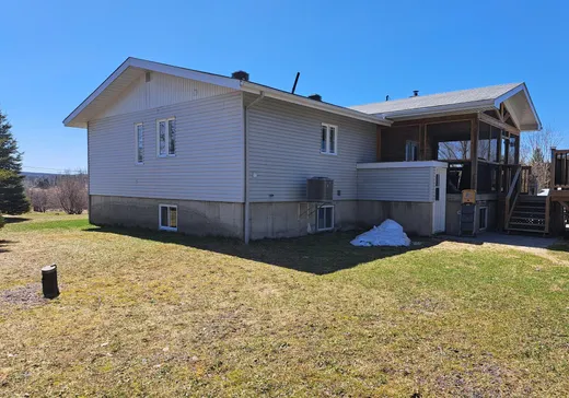 House for sale - 2764 Rue des Épinettes, Mont-Laurier, J9L 0X4