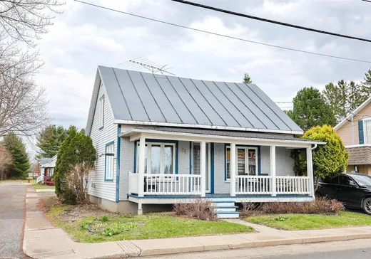1 1/2 Storey for sale - 11 Rue Principale, Pierreville, J0G1J0