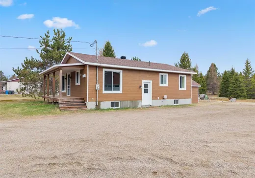 House for sale - 2690 Av. Principale, St-Élie-de-Caxton, G0X 2N0