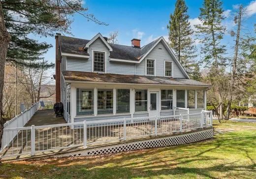 Two or more stories for sale - 130 Rue McKay, Magog, J0B2C0