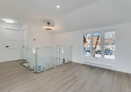 Maison à vendre - 8290 Rue Clovis, Laval (Laval-sur-le-lac), H7A 3R1