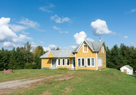 Maison à vendre - 865 8e Rang (865-865A), Saint-Félix-de-Kingsey, J0B 2T0