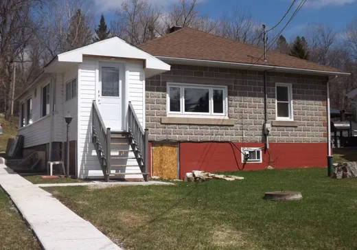 Two or more stories for sale - 80 Rue Principale, Montcalm, J0T2V0