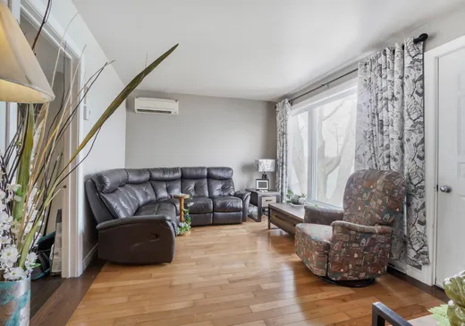 Maison à vendre - 148 Ch. Émile-Pilon, Pointe-Fortune, J0P 1N0