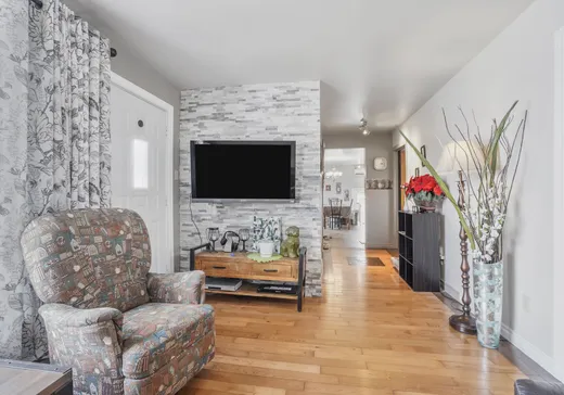 Maison à vendre - 148 Ch. Émile-Pilon, Pointe-Fortune, J0P 1N0
