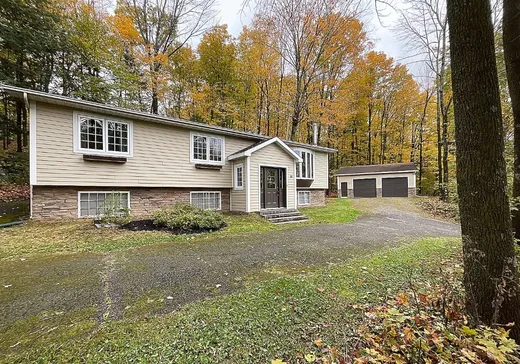 Paliers multiples à vendre - 19 Rue du Rocher, Bromont, J2L1Z1