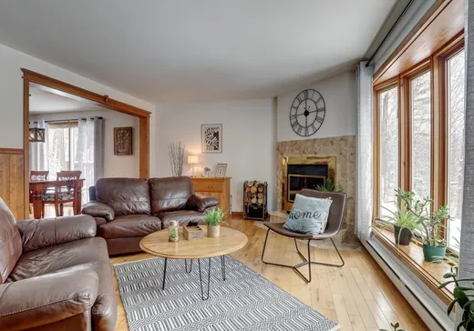 Maison à vendre - 19 Rue du Rocher, Bromont, J2L 1Z1