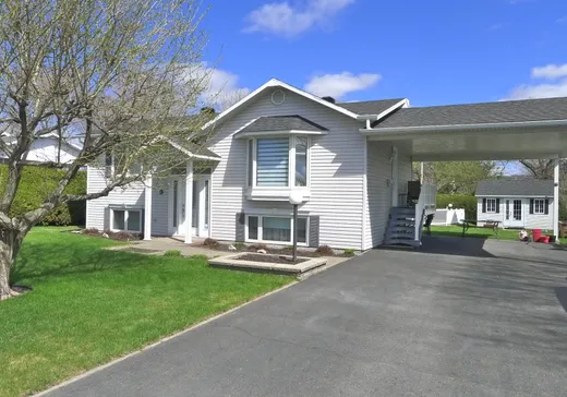 Two or more stories for sale - 9 Rue Charlebois, Victoriaville, G6P6H2