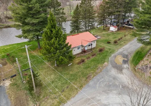 Maison à vendre - 10 Rue du Domaine-des-Sapins, Wotton, J0A 1N0