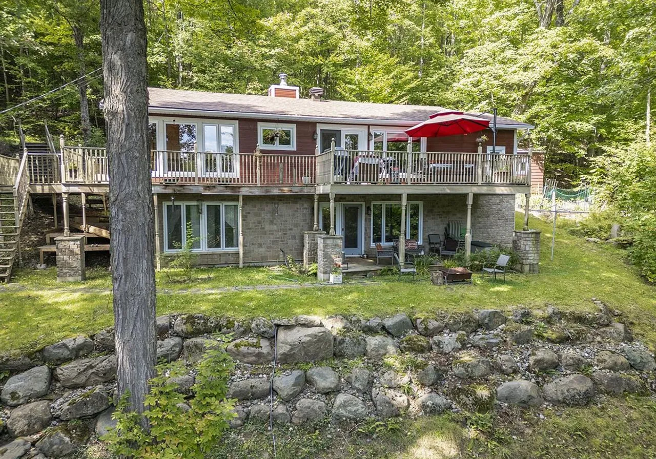 Maison à vendre - 40 Rue des Indiens, Ste-Catherine-De-Hatley, J0B 1W0
