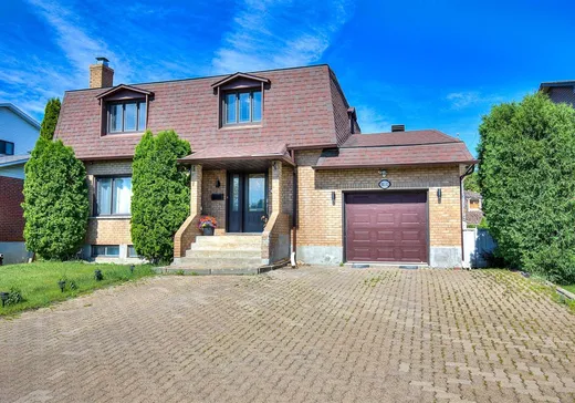 Maison à étages à vendre - 8140 Av. San-Francisco, Brossard, J4X1Y4