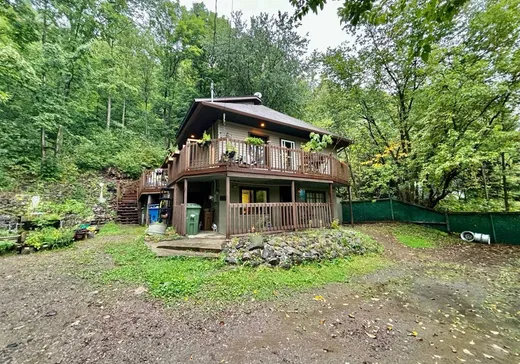 Two or more stories for sale - 2030 Route 148, Grenville, J0V1B0