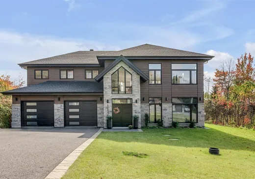 Two or more stories for sale - 112 Rue Landrigan, Shannon, G3S1R3
