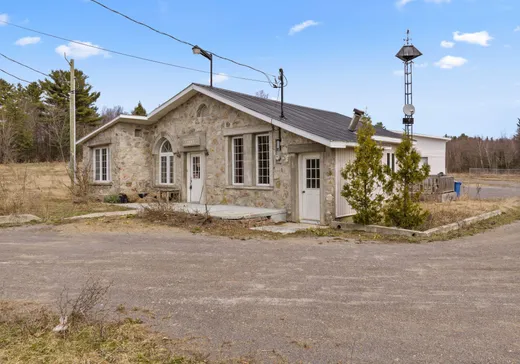Two or more stories for sale - 2742Z Ch. du Lac, Saint-Norbert, J0K3C0