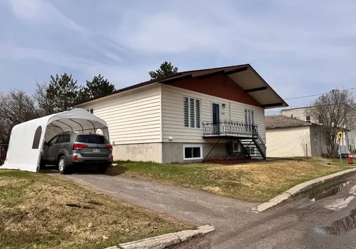 Maison à vendre - 764 Rue Brébeuf, Mont-Laurier, J9L 2Z1