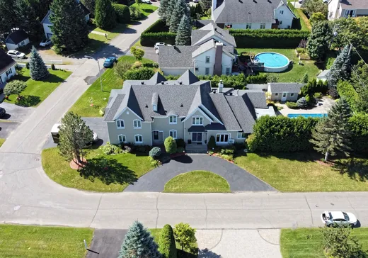 Maison à étages à vendre - 8 Rue du Dauphin, Saint-Sauveur, J0R1R4