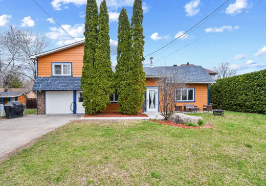 Two or more stories for sale - 444 29e Avenue, Pointe-Calumet, J0N1G0