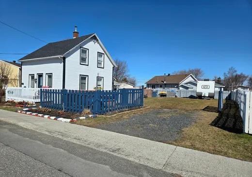 Two or more stories for sale - 426-432 Rue St-Christophe, Matane, G4W2A7
