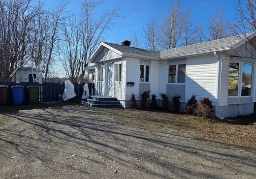 Maison à étages à vendre - 119 Rue du Ruisseau, Matane, G4W3V8