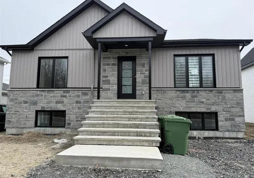 Maison à étages à vendre - 1220A-1222B Allée du Soleil, Drummondville, J2A0N1