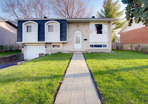 Chalet à vendre - 5705 Av. Bienville, Brossard, J4Z1V8