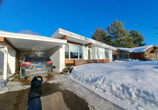 Maison à vendre - 284 Av. des Tilleuls, Mont-Laurier, J9L 2G9