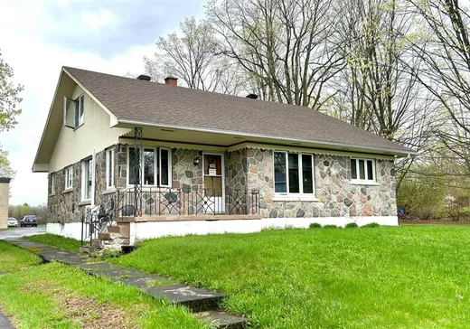 House for sale - 206 Rue Principale, Brigham, J2K 4T7