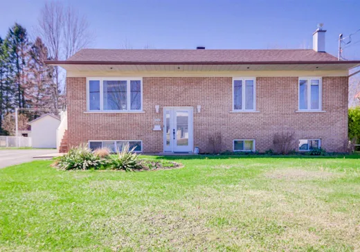 Bungalow for sale - 591 Rue Amélie, St-Louis-De-France, G8T8K1