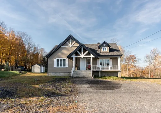 Two or more stories for sale - 15 Rue Jean-Lapierre, Knowlton, J0E1V0