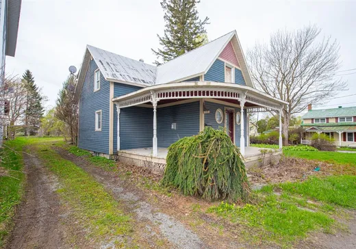 Two or more stories for sale - 145 Rue Principale, Bedford, J0J1A0