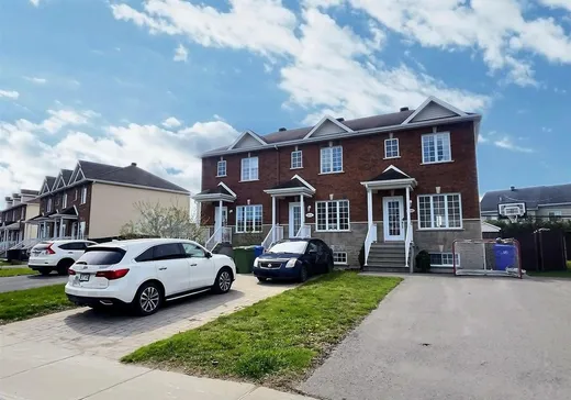 Two or more stories for sale - 2452 Rue du Pont, Marieville, J3M1E1