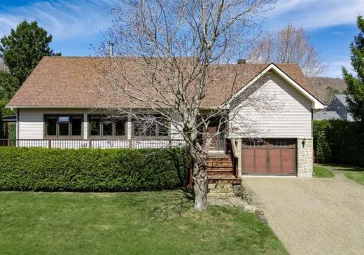 Two or more stories for sale - 445 Rue du Baron, Saint-Sauveur, J0R1R4
