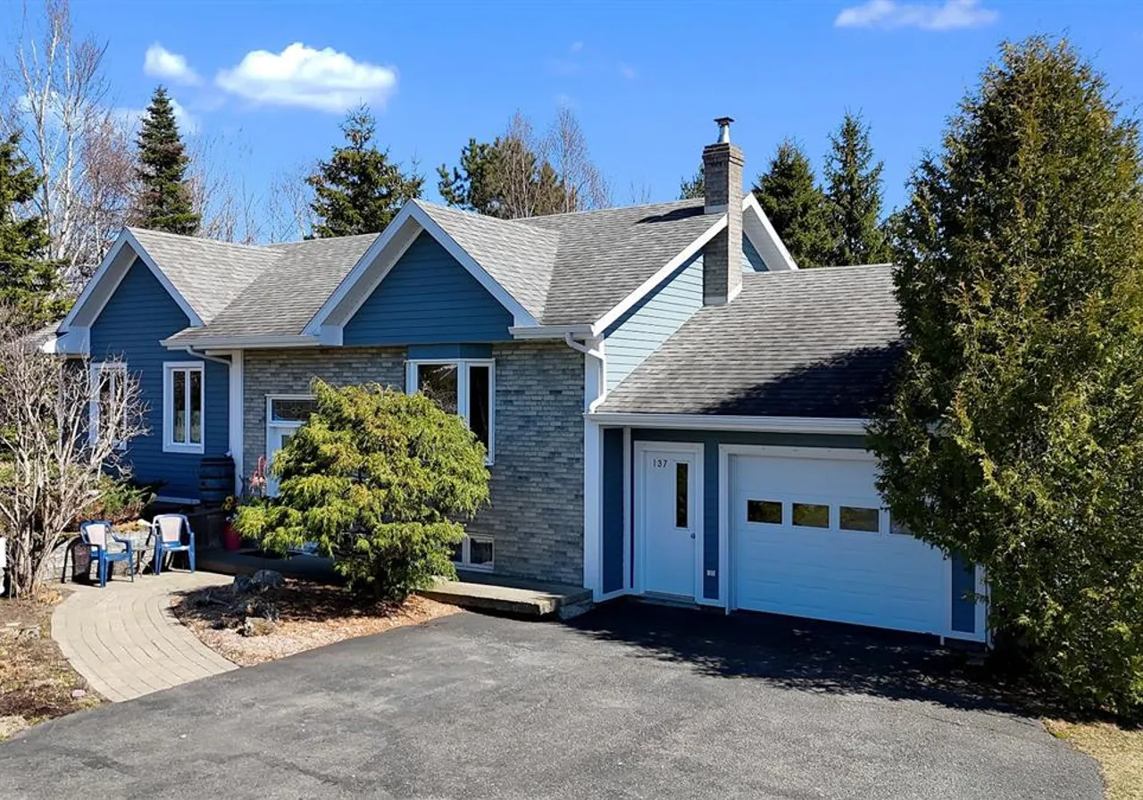 Maison à vendre - 137 4E Rang E., Mont-Joli, G5H 3K6