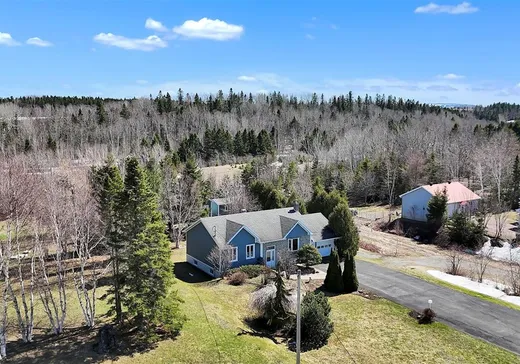 Maison à vendre - 137 4E Rang E., Mont-Joli, G5H 3K6