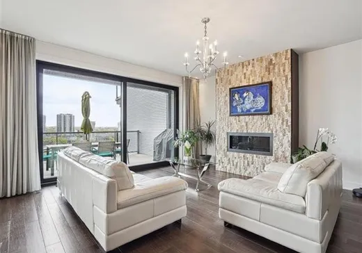Maison à vendre - 3640 Boul. Lévesque E., Laval (Duvernay), H7E 2P8