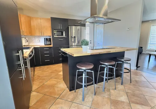 Maison à vendre - 51 Rue St-Jean, Val-d'Or, J9P 5R1
