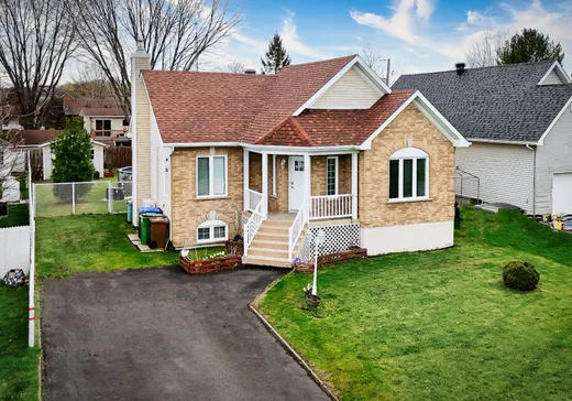 Maison à étages à vendre - 105 Rue Claire, Saint-Jean-sur-Richelieu, J2W2S9