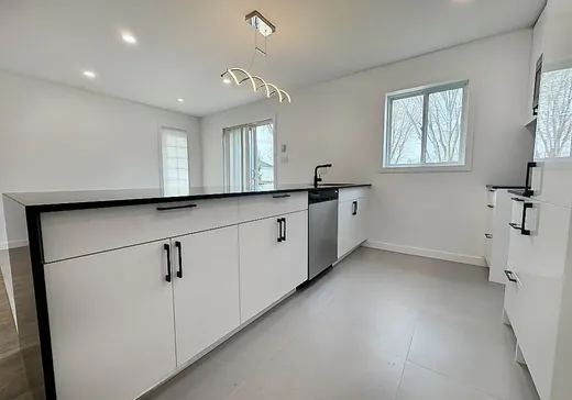 Maison à vendre - 105 Rue Claire, Saint-Jean-sur-Richelieu, J2W 2S9