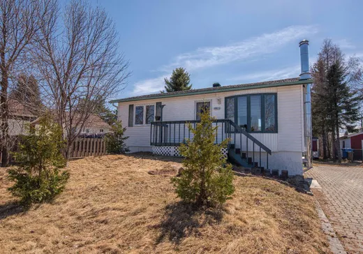 Maison à étages à vendre - 830 12e Avenue, Senneterre, J0Y2M0