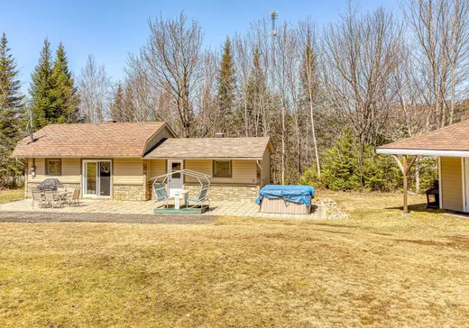 Maison à vendre - 150 Rue Sénéchal, Saint-Calixte, J0K 1Z0