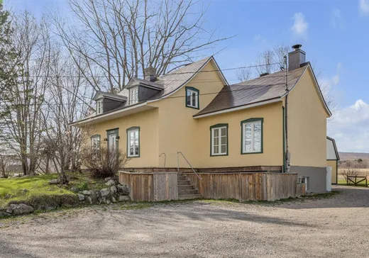 Un étage et demi à vendre - 3485 Av. Notre-Dame, Ste-Foy, G2G0C4