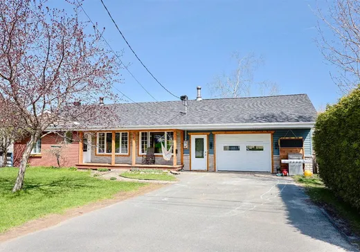 Bungalow for sale - 320 Rue Breault, Val des Sources, J1T1C7