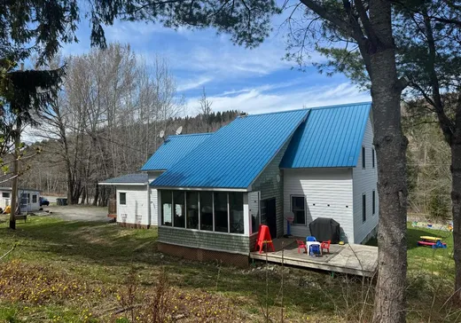 Un étage et demi à vendre - 275 Ch. Principal, Lac-Drolet, G0Y1C0