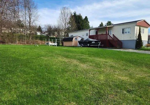 Mobile Home for sale - 18 Rue Pierre, Val des Sources, J1T3W8