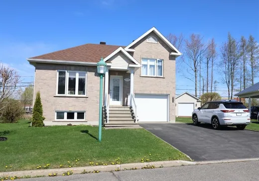 Two or more stories for sale - 1235 Rue de Vienne, Drummondville, J2C7L5