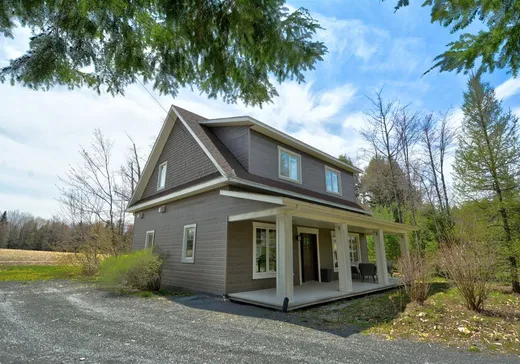 Maison à vendre - 151 Rue Fortier, Saint-Félix-de-Kingsey, J0B 2T0