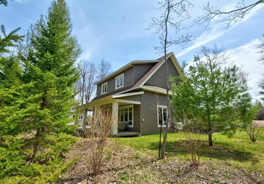 Maison à vendre - 151 Rue Fortier, Saint-Félix-de-Kingsey, J0B 2T0